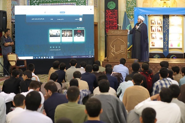 رونمایی از جدیدترین منشورات مرکز نشر مدرسه علمیه دارالسلام + عکس رونمایی از جدیدترین منشورات مرکز نشر مدرسه علمیه دارالسلام + عکس