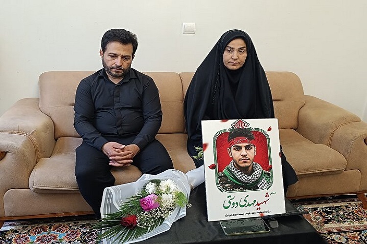 پدر و مادر شهید مهدی دوستی