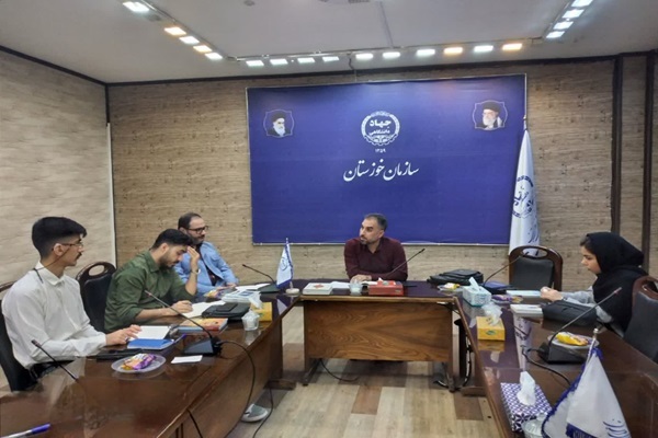 جلسات همخوانی کتاب «تأملاتی برای انسان فانی» در اهواز