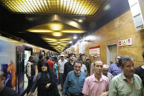آمادگی حداکثری متروی تهران برای خدمت‌رسانی به زائران حرم مطهر امام خمینی(ره)