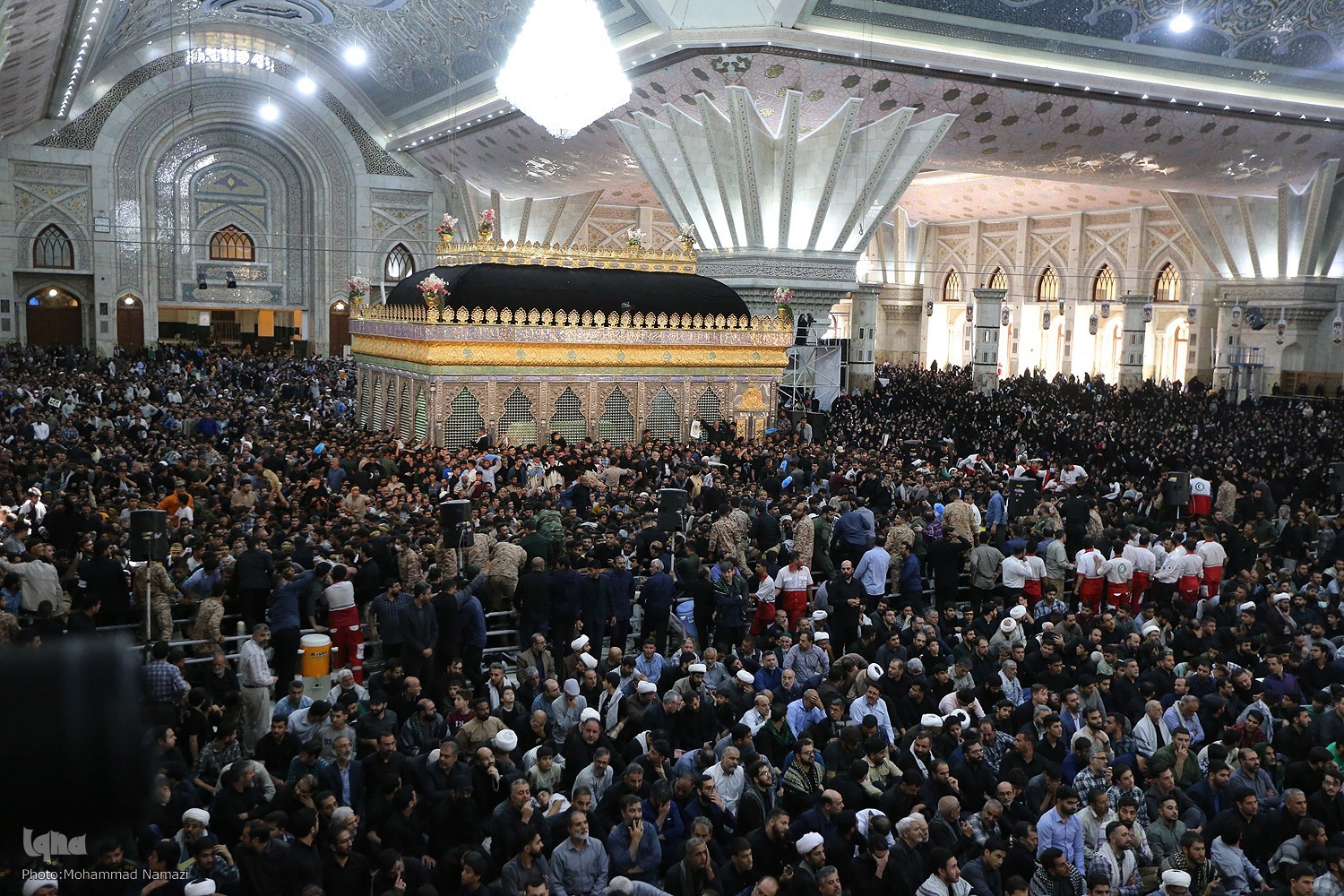آغاز مراسم سی و هفتمین سالگرد ارتحال امام خمینی(ره) در حرم مطهر بنیان‌گذار انقلاب اسلامی