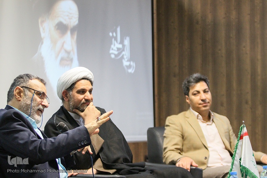 نشست هم اندیشی پیرامون اندیشه‌های امام خمینی