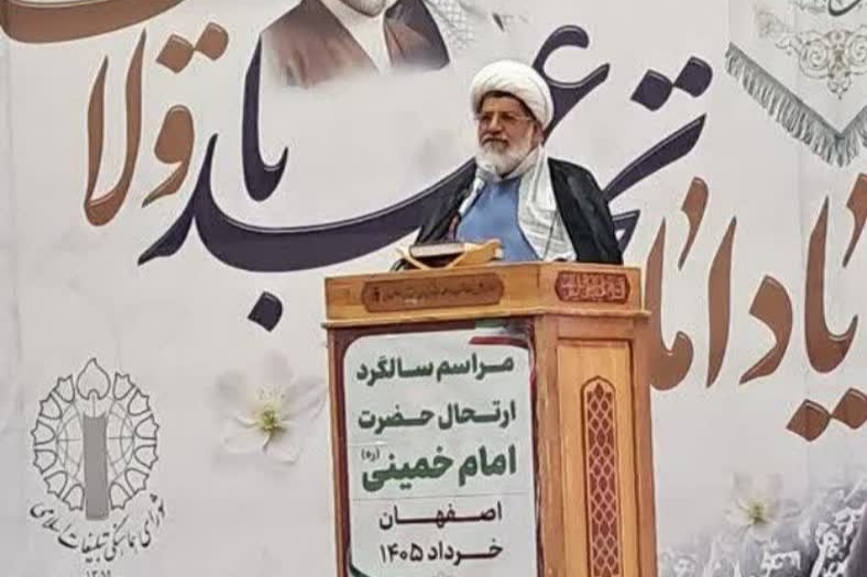 راز ماندگاری انقلاب اسلامی، پیوند مردم با خدا و ولایت فقیه است