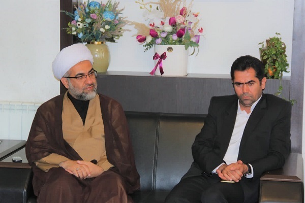 دیدار مسئول نمایندگی ولیفقیه در سپاه بیتالمقدس با رئیس حوزه هنری کردستان دیدار مسئول نمایندگی ولیفقیه در سپاه بیتالمقدس با رئیس حوزه هنری کردستان