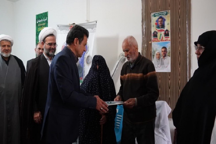 رئیس دانشگاه تبریز، خانواده شهید «حسین ذکی دیزجی»