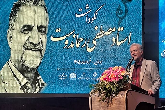ملتی که ادبیات دارد شکست نمی‌خورد