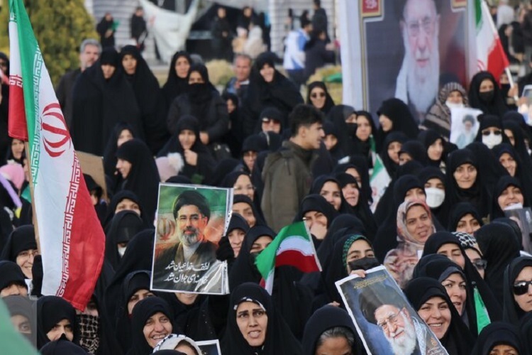 بیعت با رهبر انقلاب