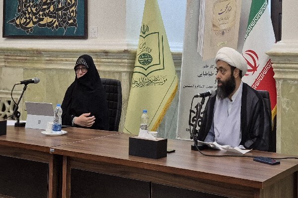 تبیین اندیشه‌های عرفانی امام خمینی(س) در «انوار حکمت»