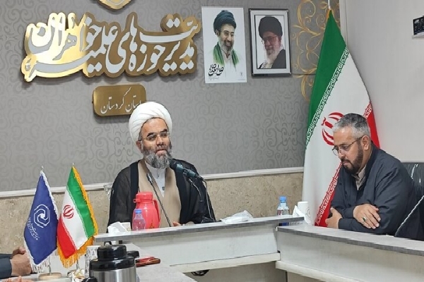 پیام عبدالملکی، مدیر حوزه علمیه خواهران کردستان