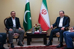 تبادل نظر عراقچی و عاصم منیر درباره ابتکارات دیپلماتیک برای جلوگیری از تشدید تنش‌ها