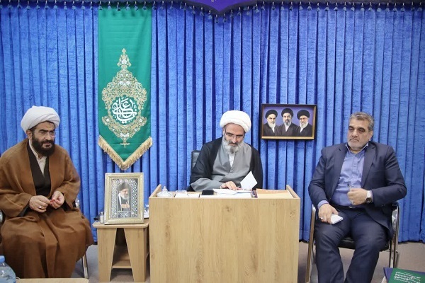 گردهمایی ائمه جمعه شهرهای استان با حضور حجت الاسلام والمسلمين مطیعی نماینده ولی فقیه در استان و امام جمعه سمنان و محمد جواد کولیوند استاندار سمنان