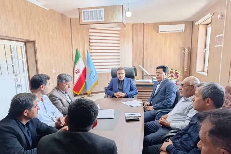 نشست نماینده سروستان با مدیر بنیاد مسکن شهرستان، سروستان
