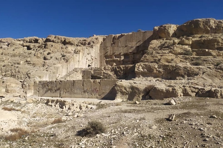 ایوان قدمگاه، ارسنجان