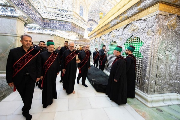 پرده ضريح مطهر امام حسین (ع) تعویض شد + عکس