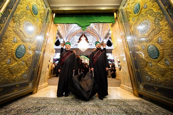 پرده ضريح مطهر امام حسین (ع) تعویض شد + عکس