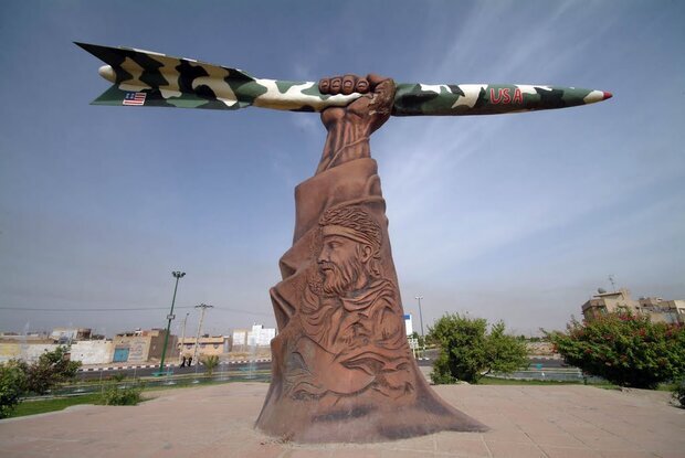 هنوز آماده نیست///// ادبیات مقاومت برای ماندگاری باید درست نوشه شود نه درشت! +صوت