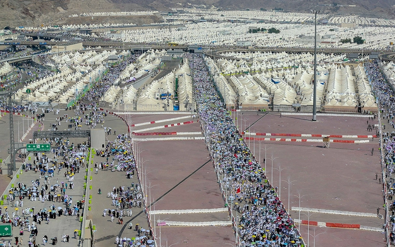 منا
