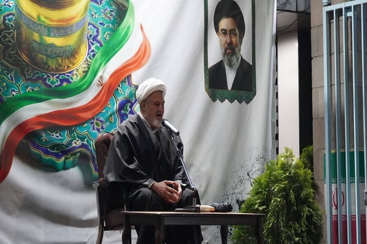 حجت الاسلام همزبان، عضو هیئت علمی دانشگاه تبریز حجت الاسلام همزبان، عضو هیئت علمی دانشگاه تبریز