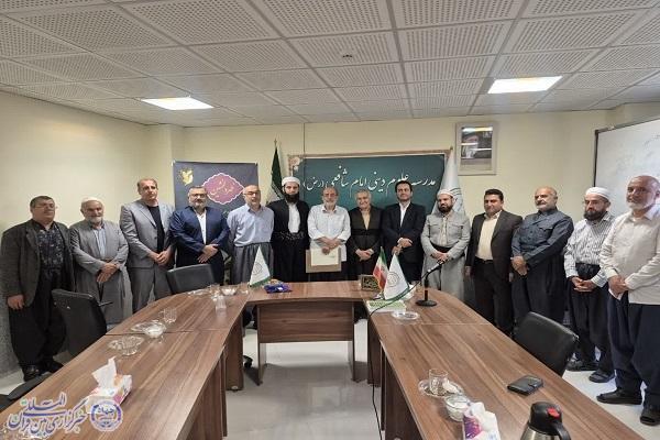 تجلیل از استاد حیدر الماسی در مراسم «ظهر دلنشین» تجلیل از استاد حیدر الماسی در مراسم «ظهر دلنشین»