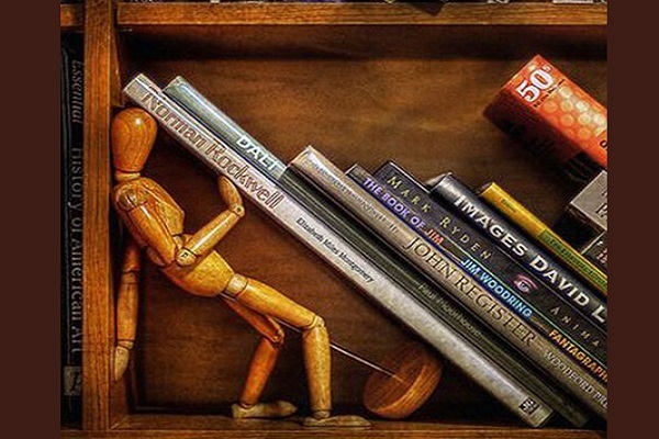 آماده انتشار برای روز چهارشنبه///// حال کتاب خوب است؛ اما تو باور نکن!