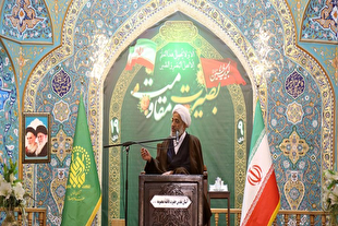وحدت زیر سایه مقام ولایت فقیه وظیفه همگان در عصر غیبت است
