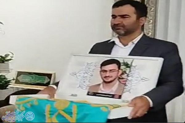 خادمان آستان مسجد مقدس جمکران میهمان خانواده شهید شعبان‌نژاد شدند