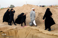 ورود خانواده ای به منطقه عملیاتی نهر خین