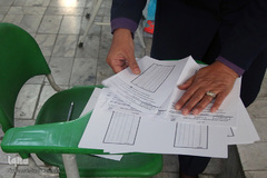 تقسیم برگه های آزمون 