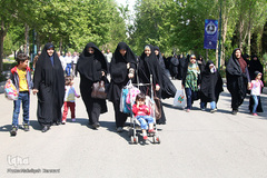 ورود بانوان به محل برگزاری نماز