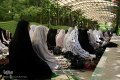 حضور اقشار مختلف بانوان در نمازروز جمعه