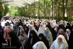 حضور اقشار مختلف بانوان در نمازروز جمعه