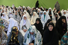 حضور اقشار مختلف بانوان در نمازروز جمعه