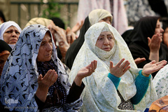 حضور اقشار مختلف بانوان در نمازروز جمعه