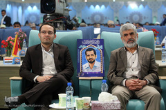 پدر شهید احمدی روشن و حامد ولیزاده در	اولین روز از رقابتهای مسابقات بین المللی قرآن کریم