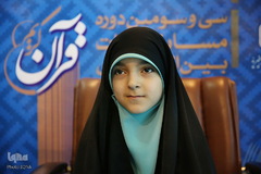 حضور حافظ خردسال قرآن کریم خانم حنانه خلفی در غرفه ایکنا