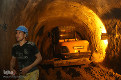 رزق حلال در زیر زمین