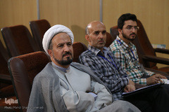 نشست بررسی نشر وتولید کتابهای قرآنی در نمایشگاه قرآن