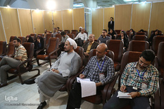 نشست بررسی نشر وتولید کتابهای قرآنی در نمایشگاه قرآن