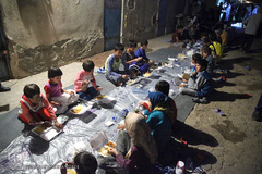 سفره افطار «یک لقمه مهربانی» در کوره پزخانه‌های خاورشهر