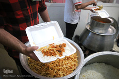 سفره افطار کریم اهل‌بیت(ع)در کوچه پس کوچه‌های جنوب تهران