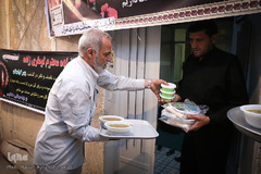 سفره افطار کریم اهل‌بیت(ع)در کوچه پس کوچه‌های جنوب تهران