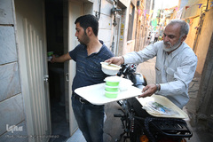 سفره افطار کریم اهل‌بیت(ع)در کوچه پس کوچه‌های جنوب تهران