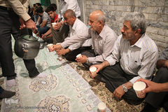 سفره افطار کریم اهل‌بیت(ع)در کوچه پس کوچه‌های جنوب تهران