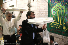 سفره افطار کریم اهل‌بیت(ع)در کوچه پس کوچه‌های جنوب تهران