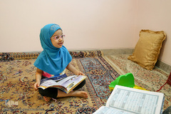 خانواده منتهایی، مادر حافظ کل و دخترشان حافظ جزء ۳۰ قرآن کریم