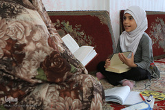 کوثری که زلال بچگی‌اش را با قرآن سپری می‌کند