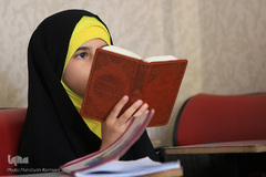 کوثری که زلال بچگی‌اش را با قرآن سپری می‌کند