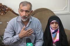 پدر و دختر شهید قرآنی مدافع حرم «مصطفی صدرزاده»