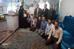 دیدار نمایندگان جامعه قرآنی با خانواده شهید مدافع حرم «مرتضی کریمی»
