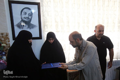 دیدار نمایندگان جامعه قرآنی با خانواده شهید مدافع حرم «احمد اعطایی»